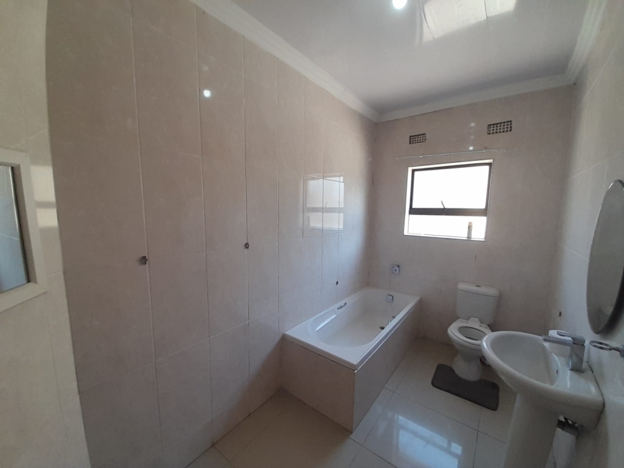4 Bedroom Property for Sale in Mdantsane Nu 1 Eastern Cape